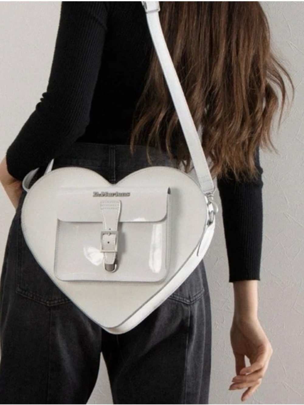 NWT DR.MARTENS WHITE LEATHER HEART SHAPE BACKPACK - Picture 4 of 16
